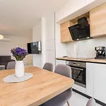 Lägenhet Luxury D - Two Bedroom With Terrace A1 *
