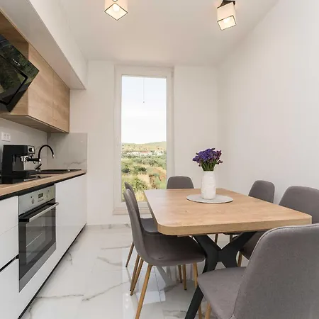 Luxury D - Two Bedroom With Terrace A1 아파트 *