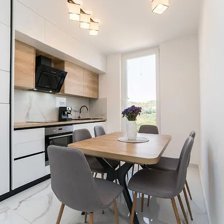 아파트 Luxury D - Two Bedroom With Terrace A1 *