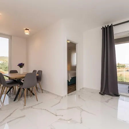 Luxury D - Two Bedroom With Terrace A1