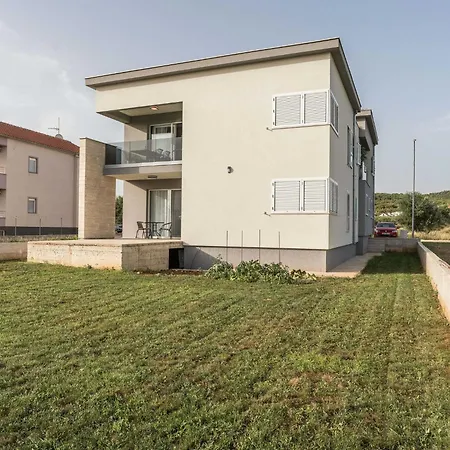 Luxury D - Two Bedroom With Terrace A1 비빈제