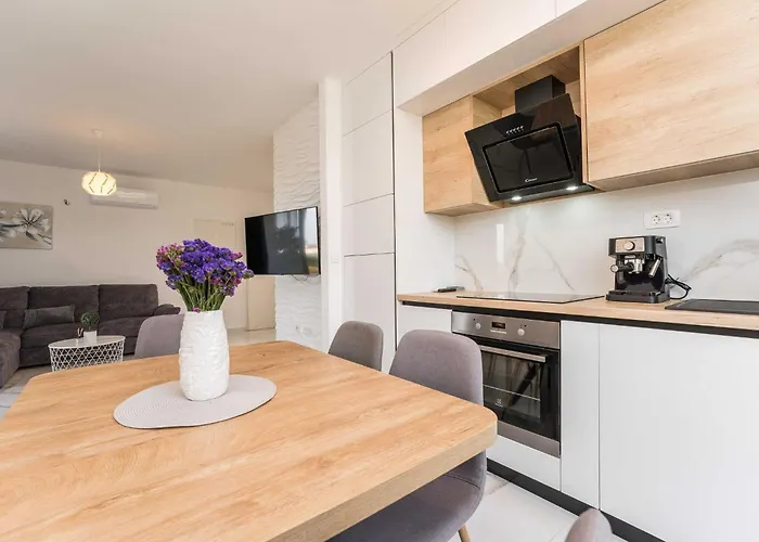 아파트 Luxury D - Two Bedroom With Terrace A1 *